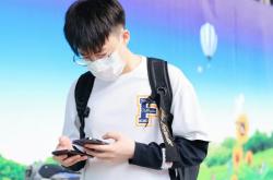 雷速体育app-IG轻取DFM，ShowMaker完成史诗逆转四强赛2:1（北京）