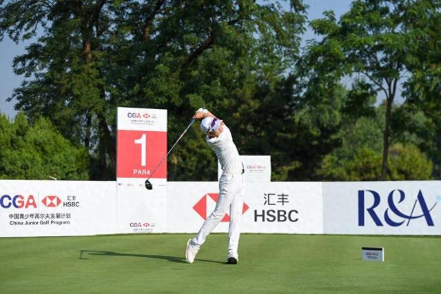 关于高尔夫选手刷新世界纪录,震撼全场的信息 关于高尔夫选手刷新世界纪录,震撼全场的信息