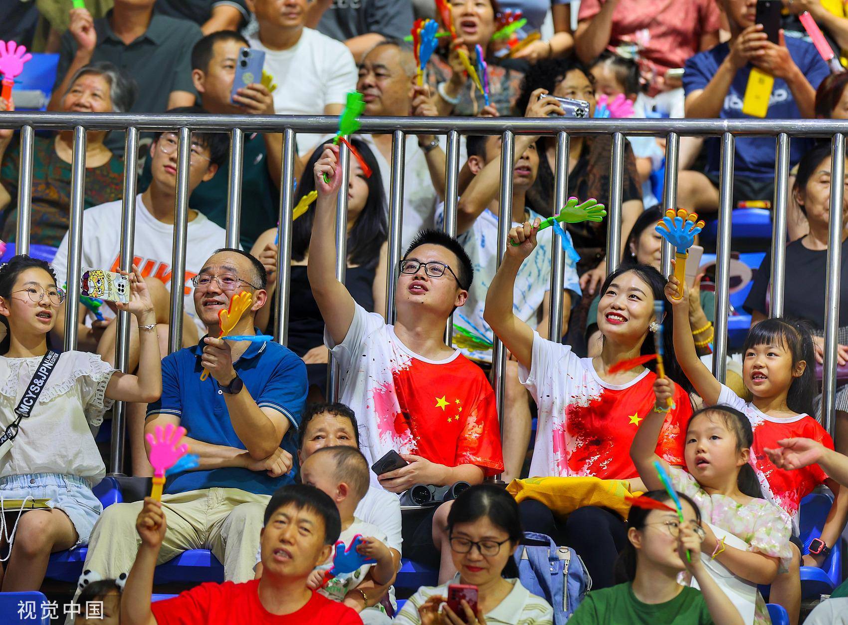 场面火爆！奥运会观众席沸腾不已的简单介绍