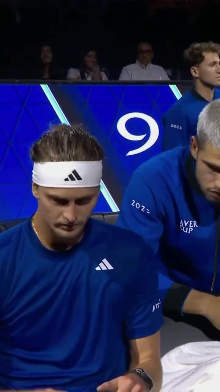 拉沃尔杯翻盘法网，兹维列夫扛起全队